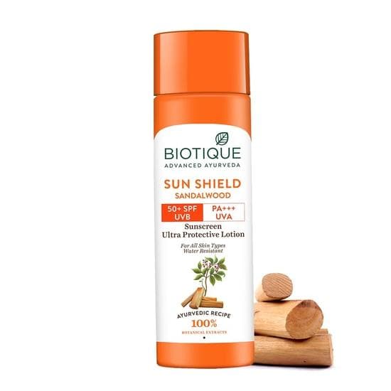Biotique Bio Sandalwood Sunscreen Ultra Soothing Face Lotion, SPF 50+ |Jasny i nawilżony| Wodoodporny| Do każdego rodzaju skóry| 120 ml