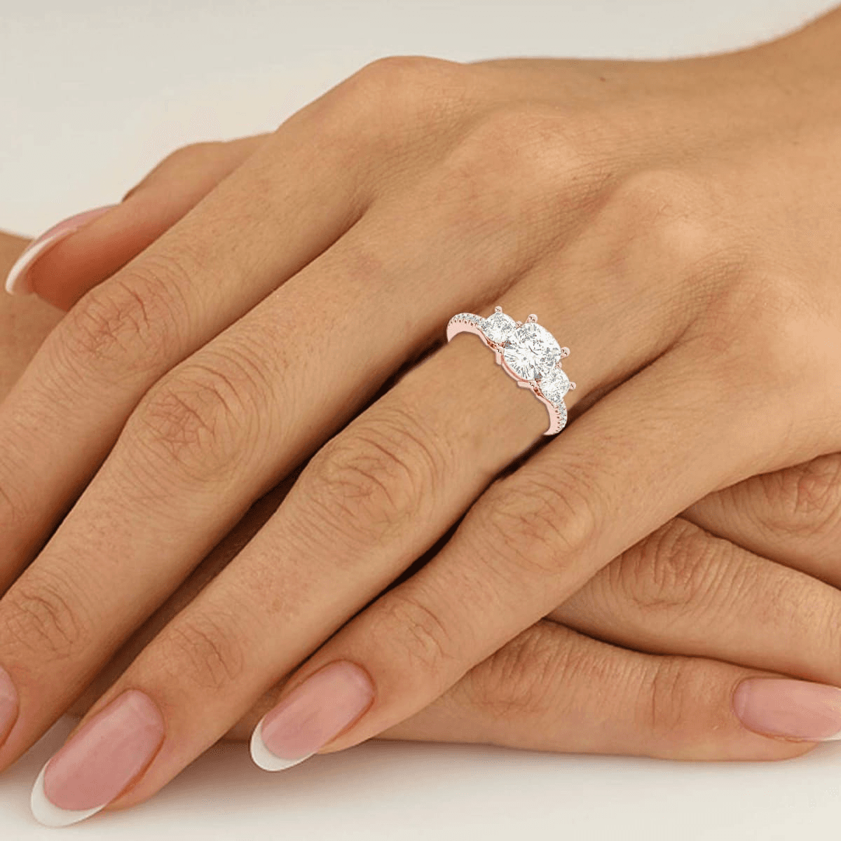Trójkamieniowy Poduszkowy Pierścionek Zaręczynowy 1.25 krt Accented Naturalny Diament 585 Różowe Złoto (14K) view 2