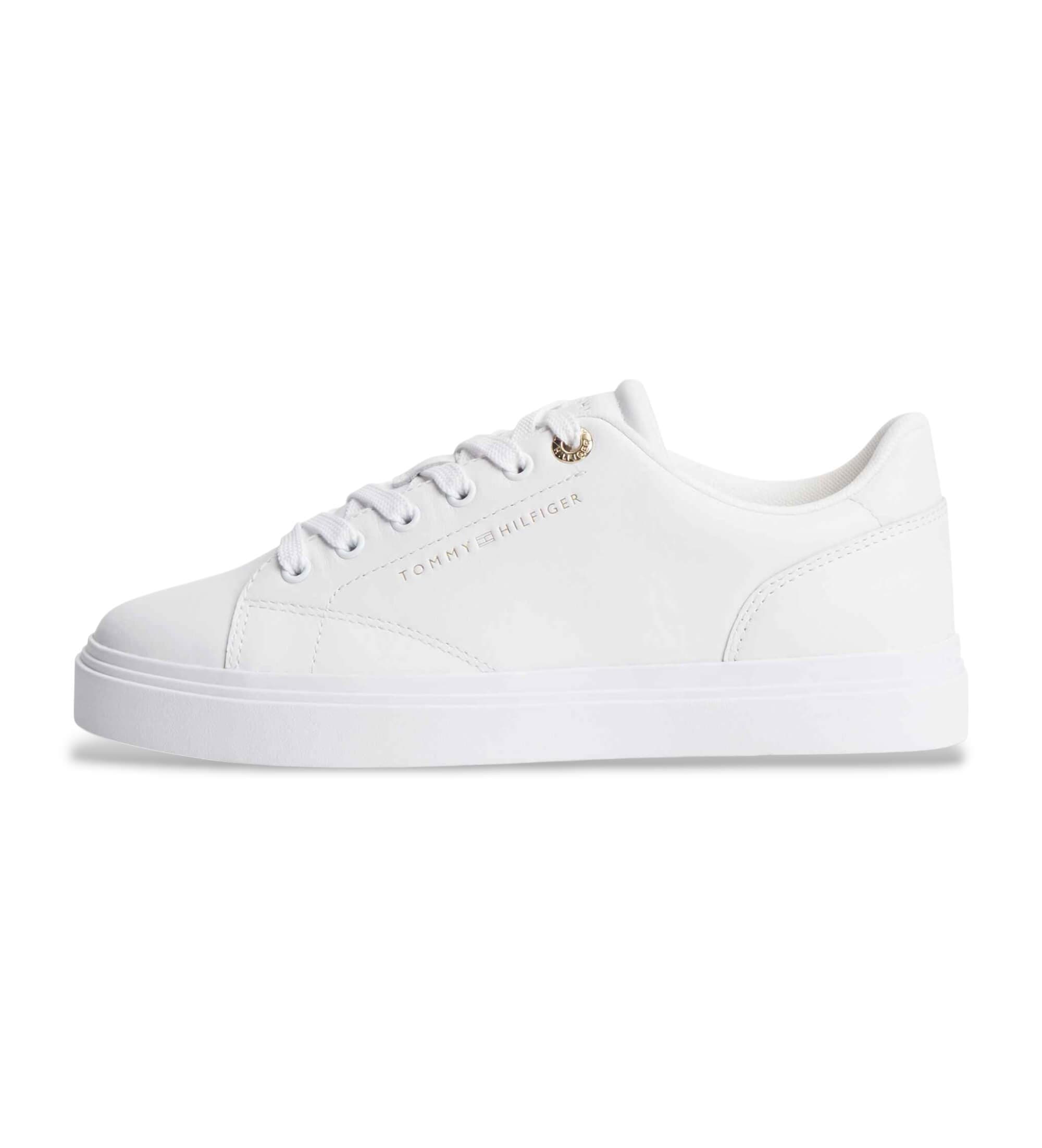 Tommy Hilfiger dla kobiet. FW0FW09105 Białe skórzane buty sportowe z metalicznym logo (41), Skóra, Biały, Mapa, Smycze,